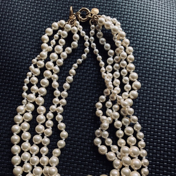 ‼️SOLD‼️ J. CREW Pearl Necklace - Picture 4 of 4